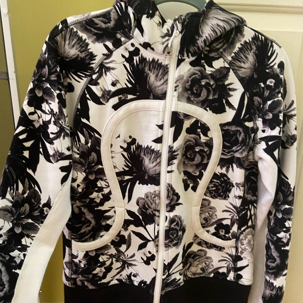 Lululemon Sweatshirt